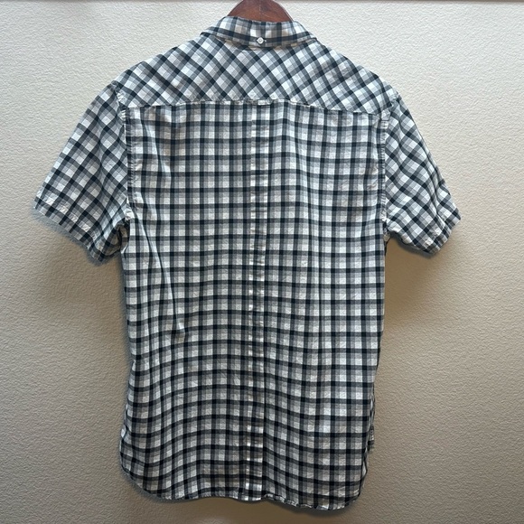 Ben Sherman Black and White Casual Button Down Shirt - Picture 2 of 4